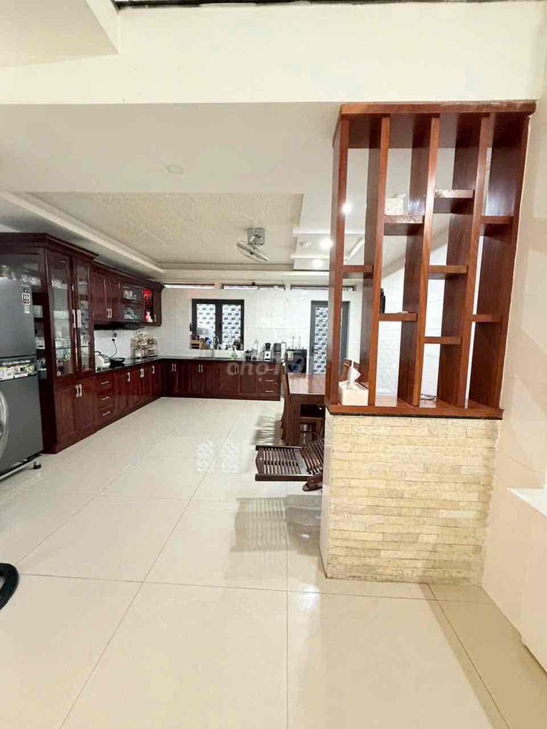 Antkd aeon... Thirty million, five beautiful rooms with interior furniture.