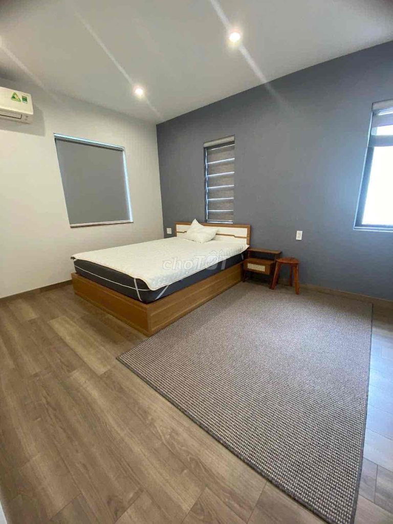 Rent a Đỗ Xuân Hợp compund near Global City. 9 million a month.