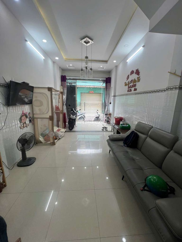 4 X 15 Alley 6 M Lạc Long Quân