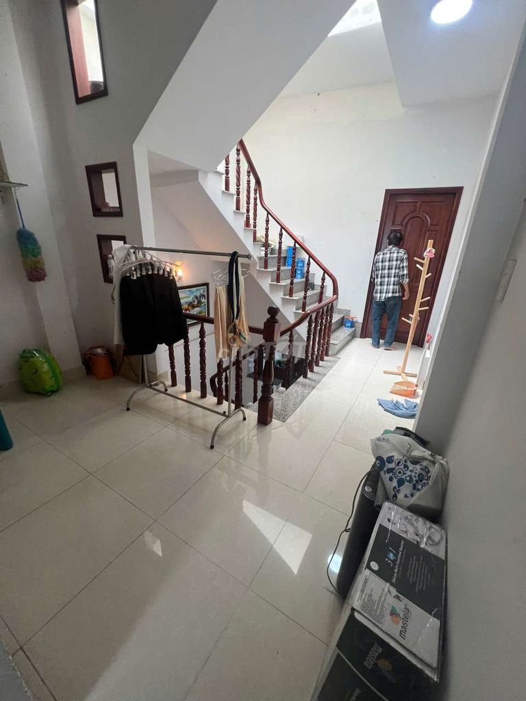 4 X 15 Alley 6 M Lạc Long Quân