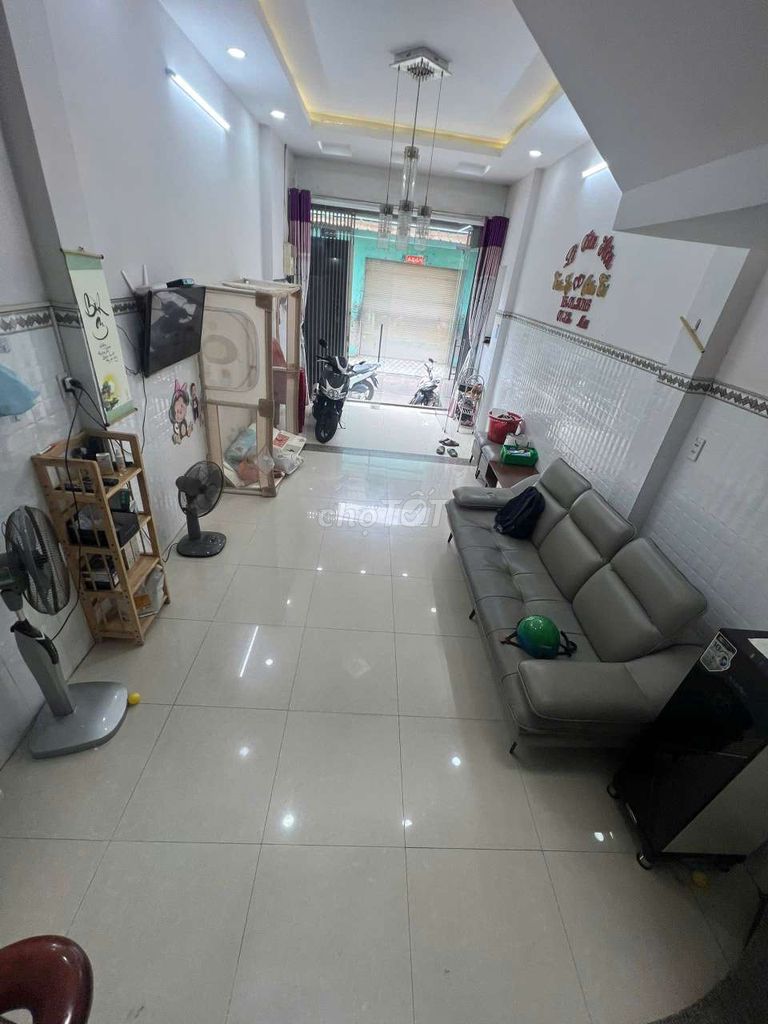 4 X 15 Alley 6 M Lạc Long Quân