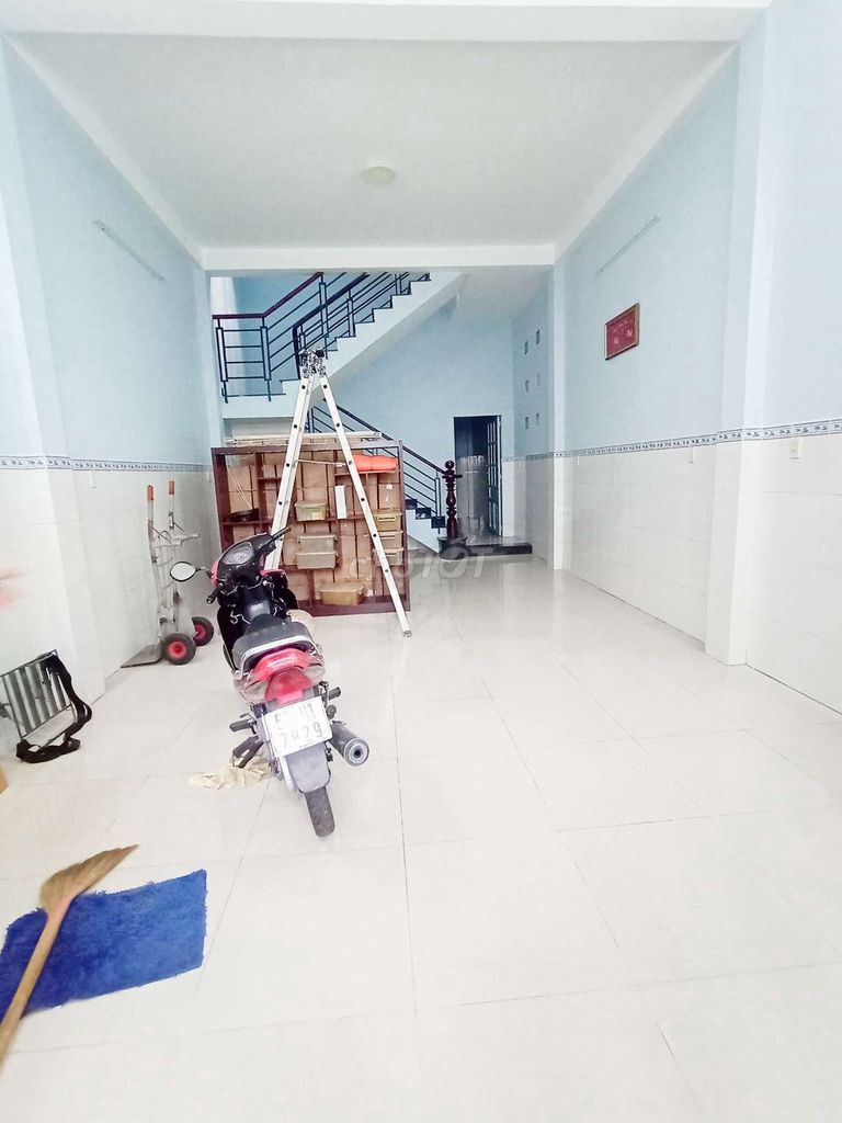The missile compound - near the West Station - 6-4 x 19-3 floor.