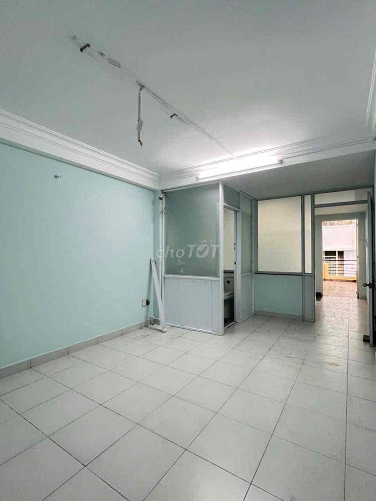 - Nguyễn Trãi Q-0 District 5-49 m2 4th floor bedroom - 22 million