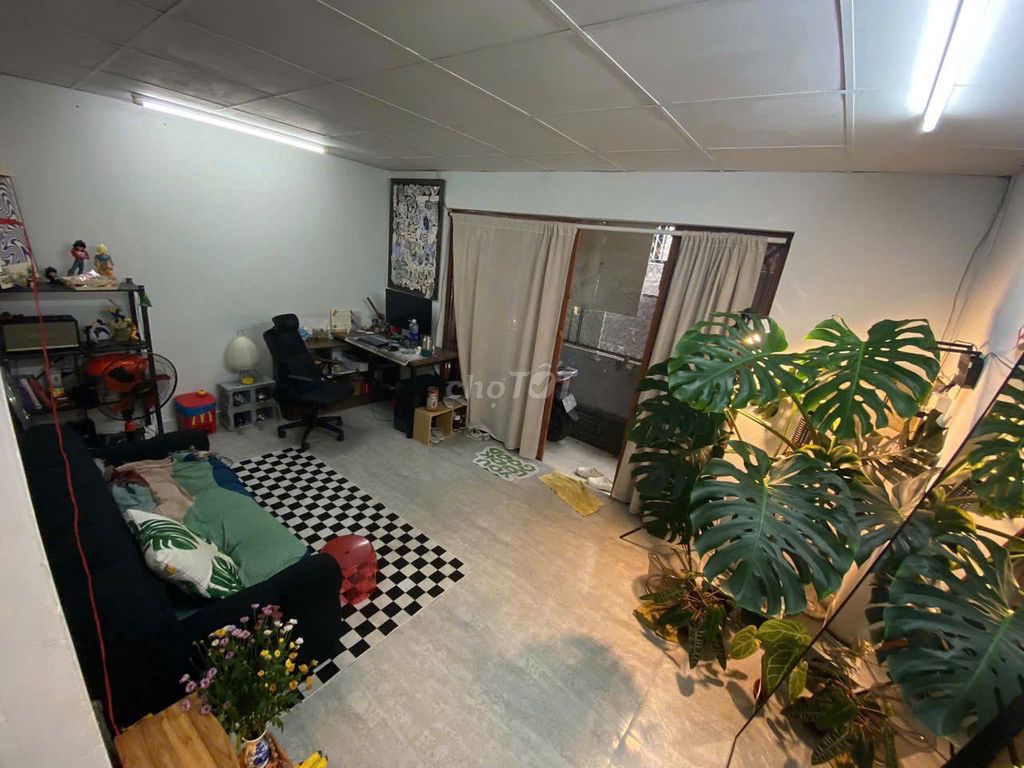 R.Q.0 5 X10 M 1. 1st floor 3 bedroom