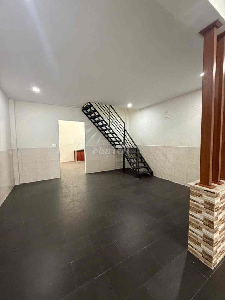 Home 5 x 20 meters of free land during the suit of dress,