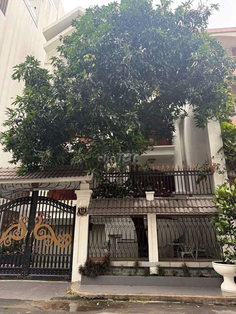 rent to 1/ Hoàng Việt Tân Bình_Adventure: 10 meters - 3 floors, 8 rooms,