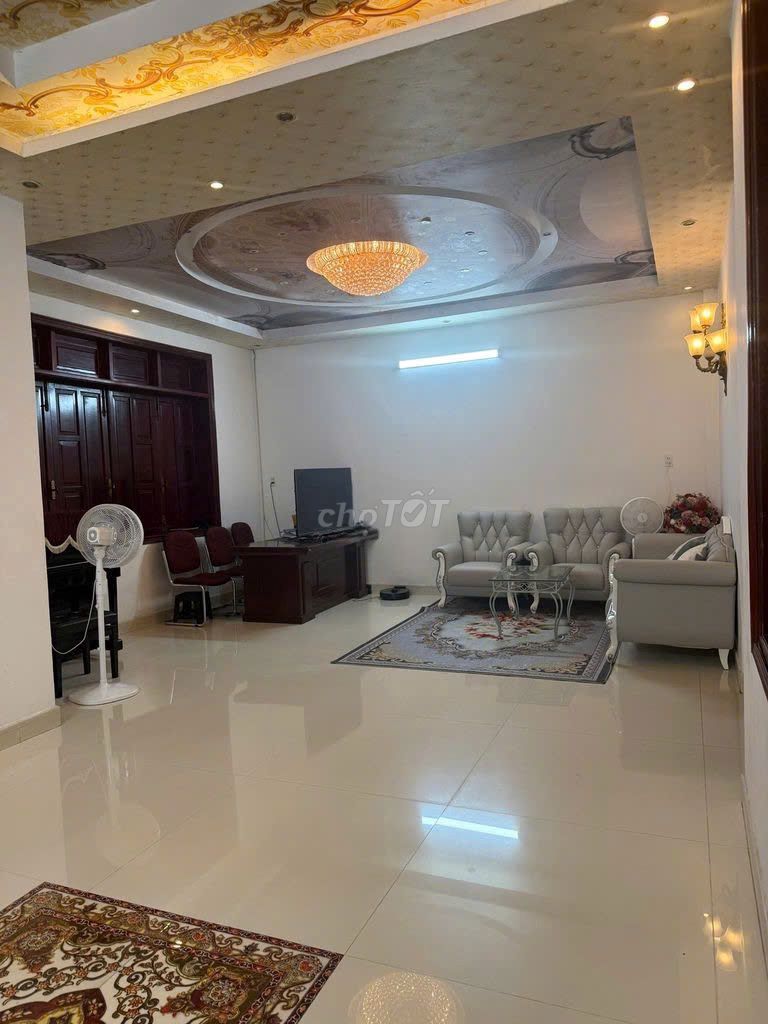 rent to 1/ Hoàng Việt Tân Bình_Adventure: 10 meters - 3 floors, 8 rooms,
