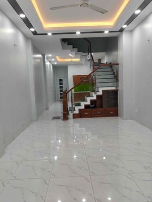 Rent a Nội Bộ Cao Lỗ house. area 4 x20. It's 26 trieu.
