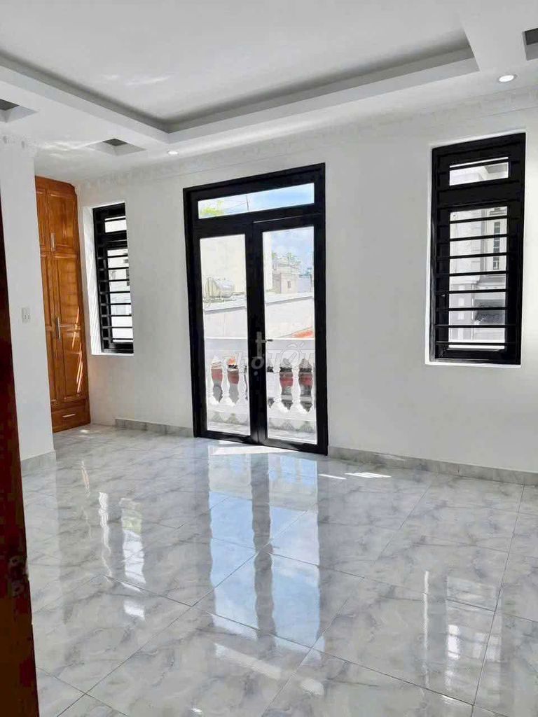 The front house on 22nd...6 X10 M 18 million.