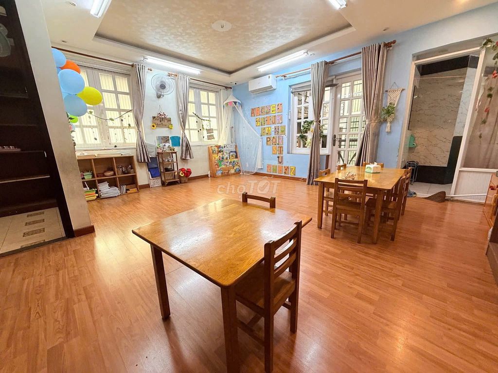 Rent 6 Nguyễn Văn Mại Tân Bình, Area: 6.5 x29 meters, 3 floors.