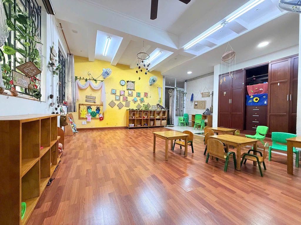 Rent 6 Nguyễn Văn Mại Tân Bình, Area: 6.5 x29 meters, 3 floors.