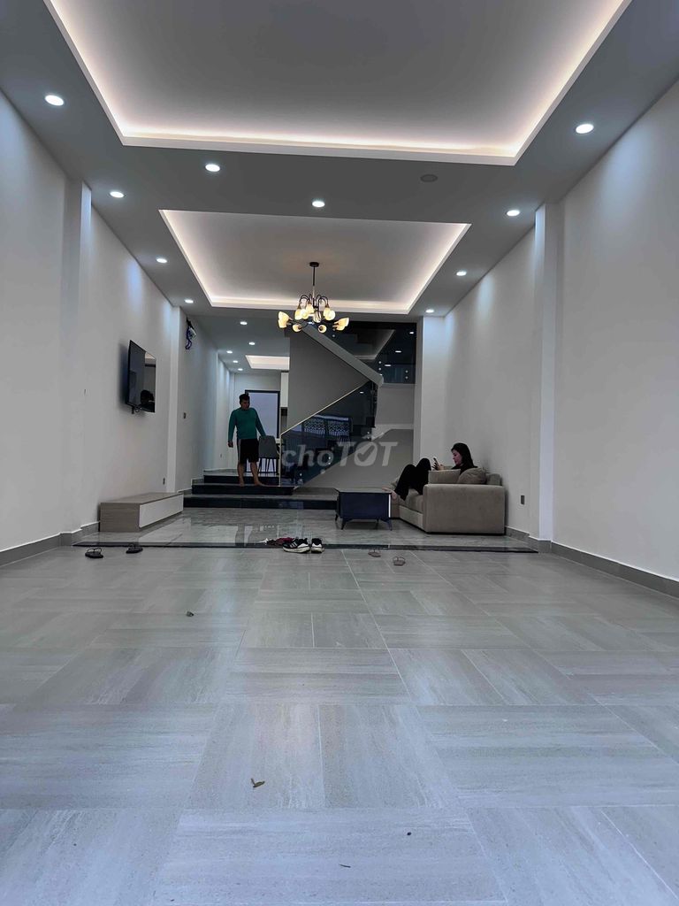 Rent a nice, số 32 missile building three minutes from Aeon Mall.