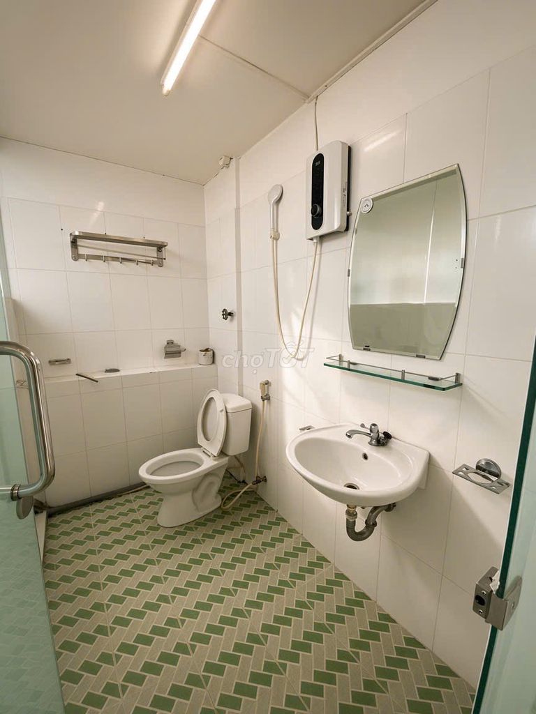 4th floor - 720 402 balcony, 35 meters2, 6.5 million a month.