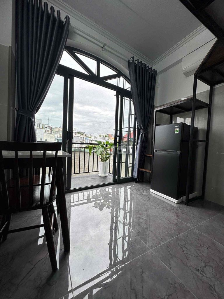 the balcony opens with a bright new project in the 10th district