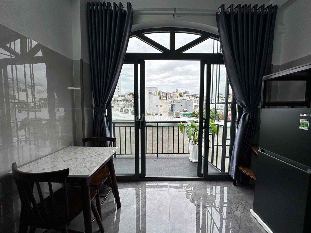 the balcony opens with a bright new project in the 10th district