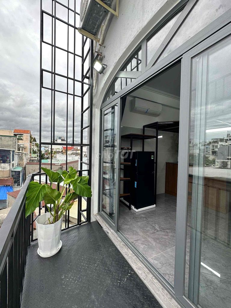 the balcony opens with a bright new project in the 10th district