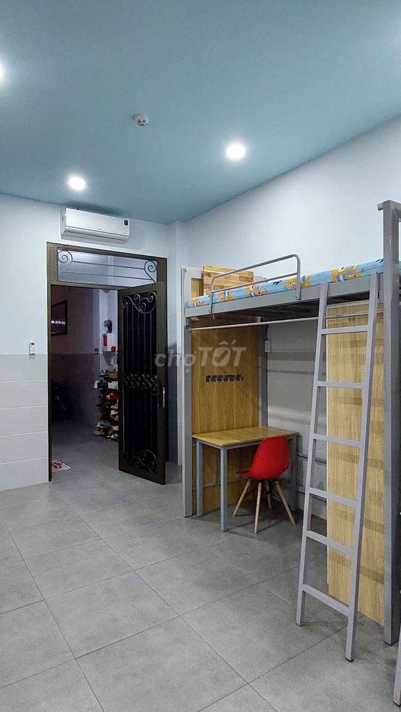There's a Dupix dorm. 1.9 million, full interior.