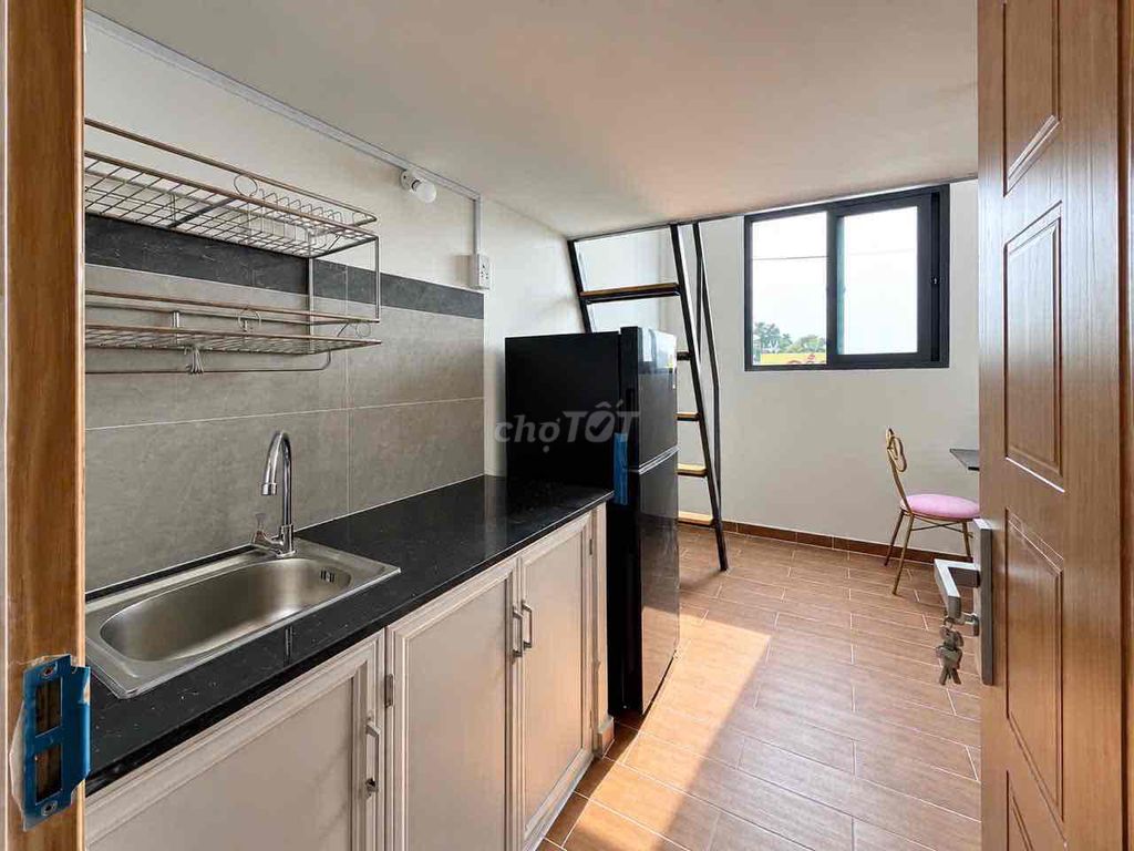 500 K cut-- renting a window cheaply at Vườn Lài District 12.