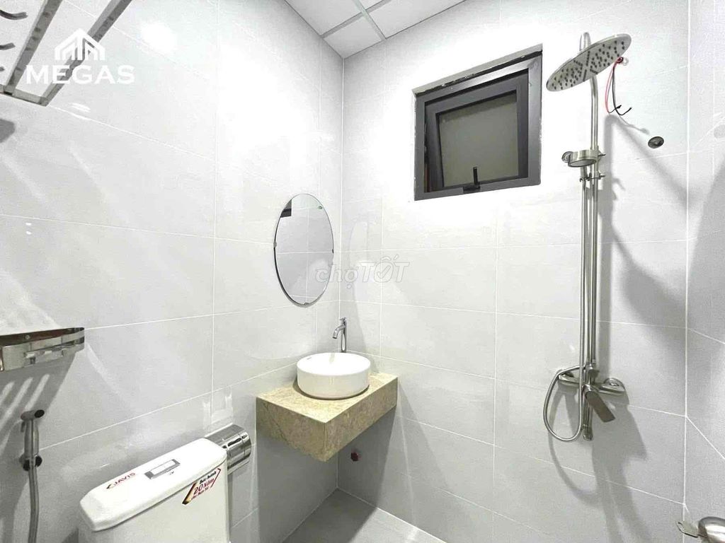 Rent a cheap studio-- fully equipped room, in place.