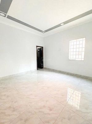 Rent an alley house on 4th, 3.5 X14 M, 3rd floor, 40 million.