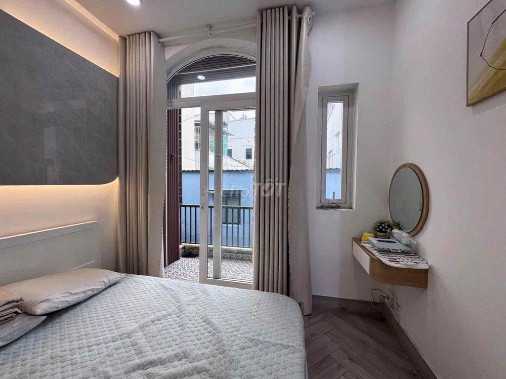 Rent 3 x 10 floors to the second floor. Full Quang Trung interior.