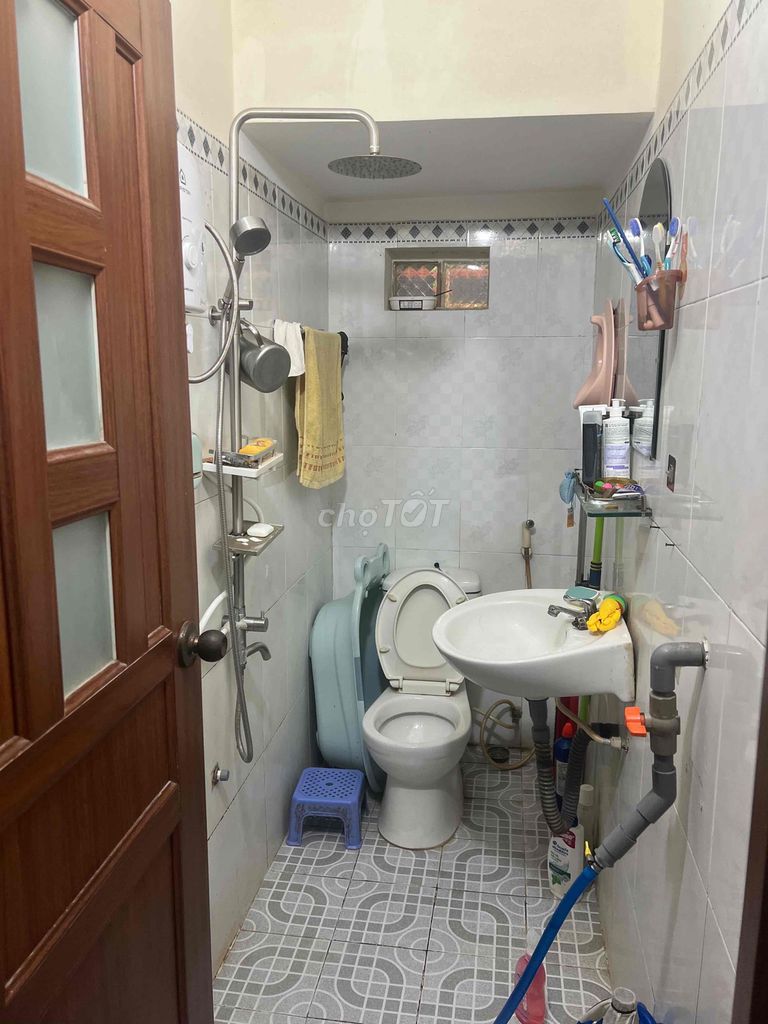 Rent a front house on Số 29, Thạnh Lộc, District 12.