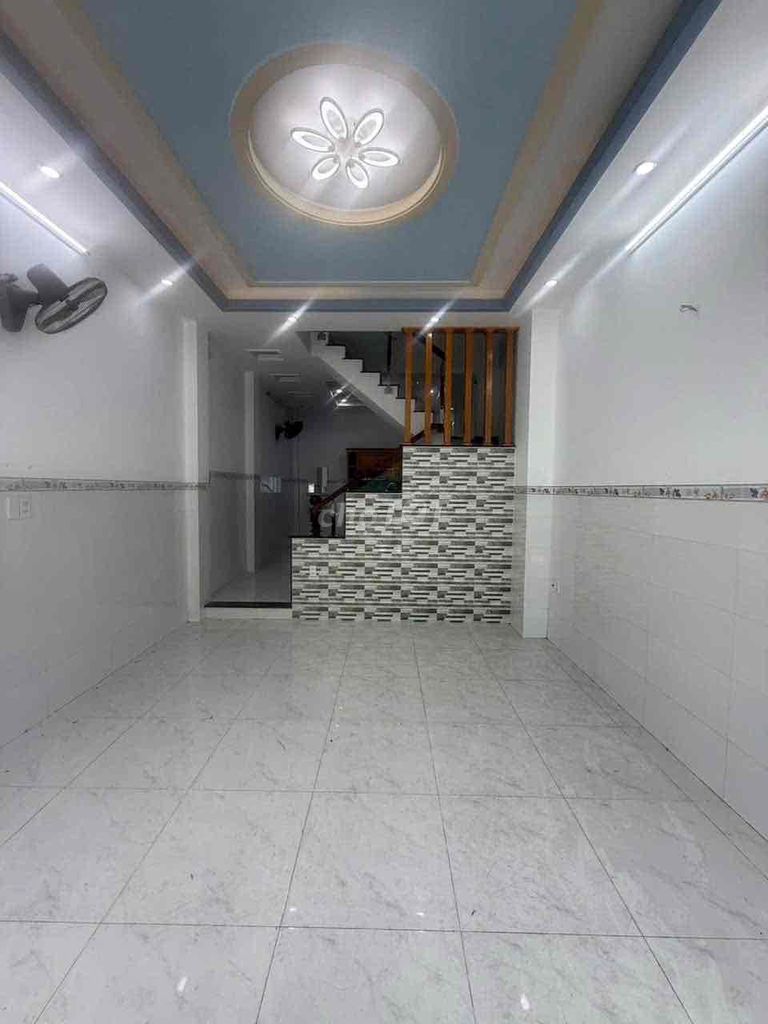 The alleyhouse.