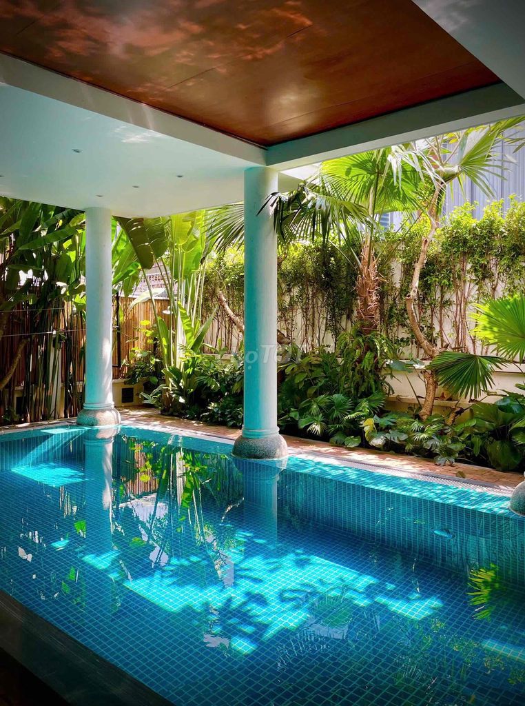 Rent a pool garden house - Nguyễn Văn Hưởng, Thủ Đức