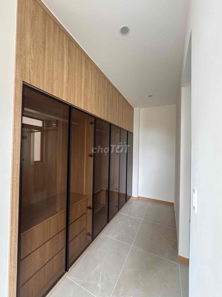 Rent the joint villa - full interior right near global City