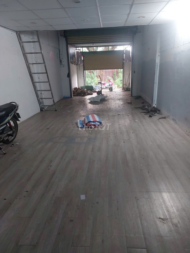 Nguyễn Phúc Chu Rent, 1801 15 Tân Bình, 72 m2, alleycar