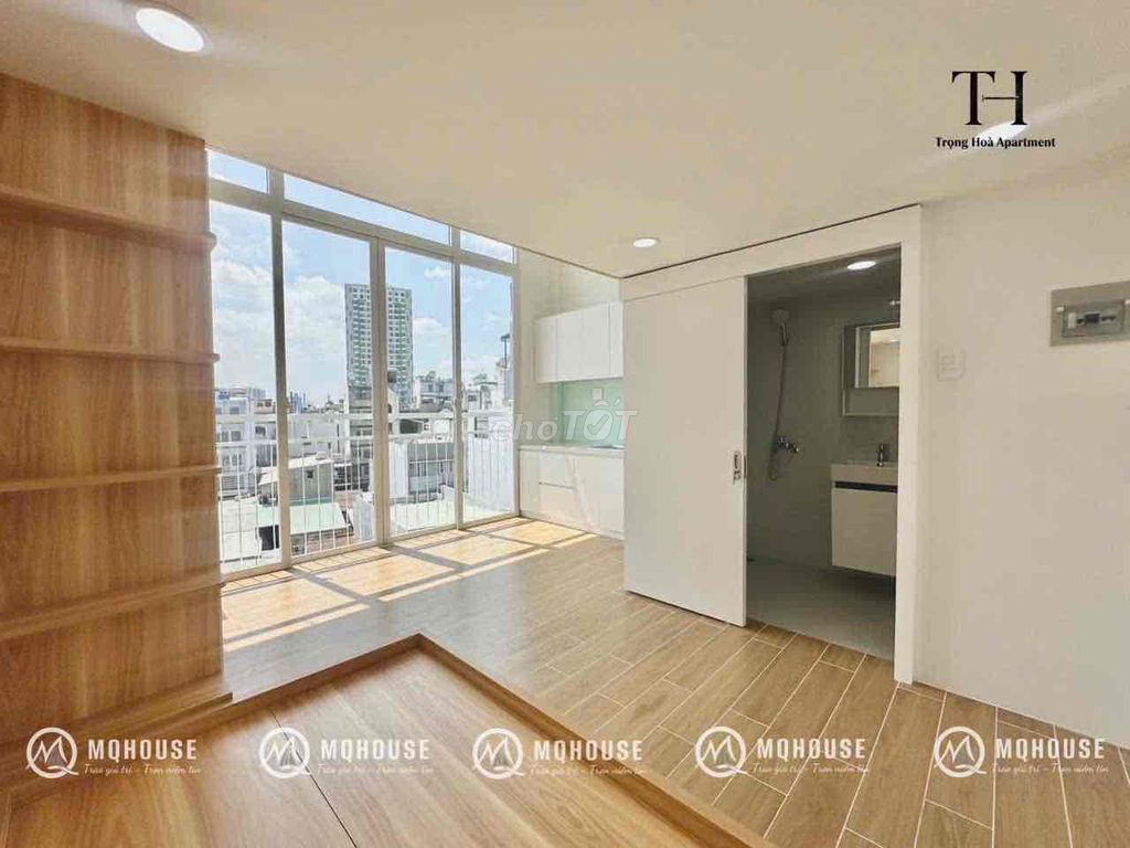 Room/ apartment's up, windows are open, Tân Hương!