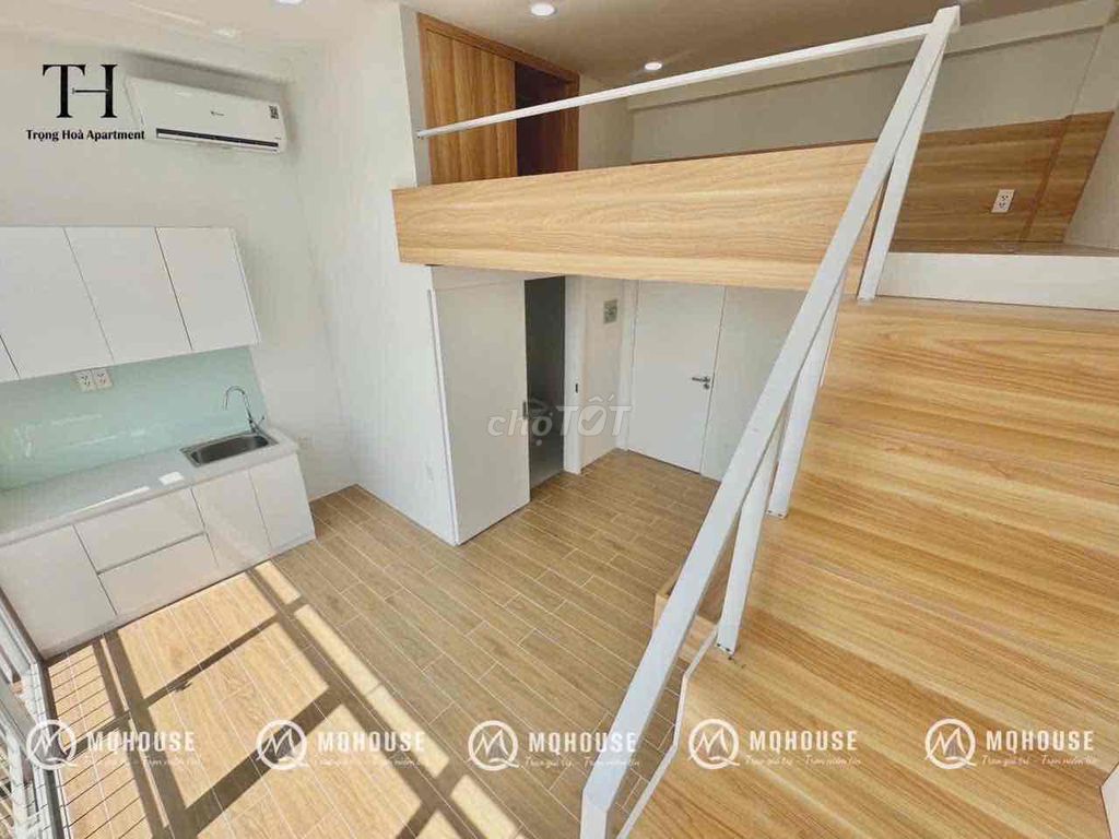 Room/ apartment's up, windows are open, Tân Hương!