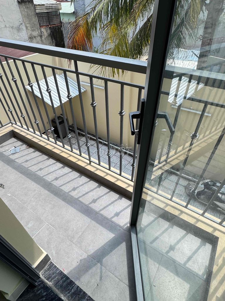 apartment service balcony - full interior