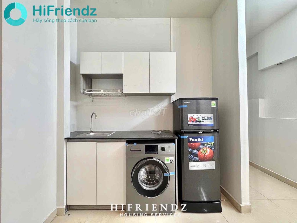 The apartment is a one-room bedroom, open-saltered balcony, parc mall, head of state.