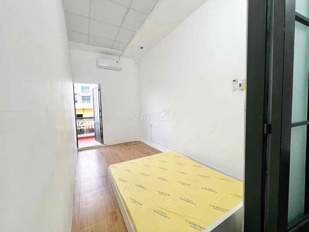 Rent two bedrooms 50 m. Balcon Big 4/3 cars right at the University of District 10