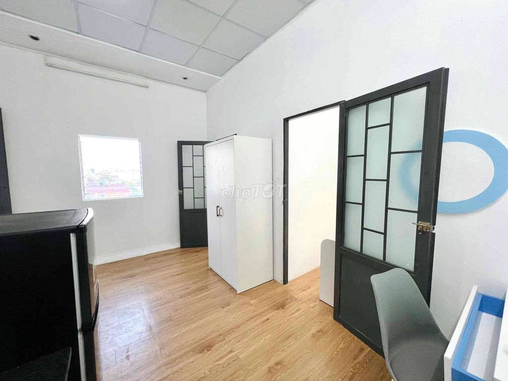 Rent two bedrooms 50 m. Balcon Big 4/3 cars right at the University of District 10