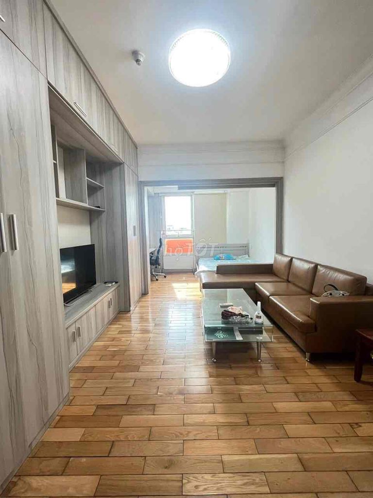 Rent apartment to The Manor.