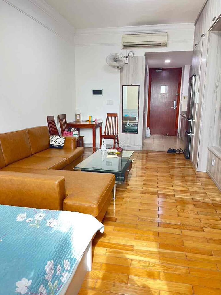 Rent apartment to The Manor.