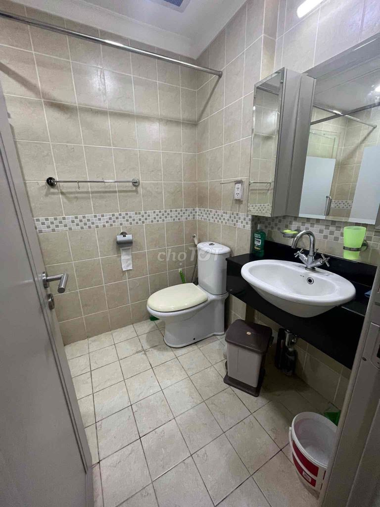 Rent apartment to The Manor.