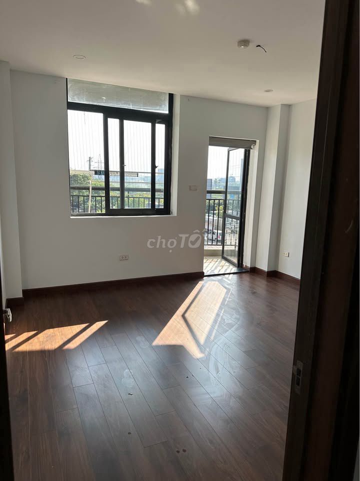 C/c 8 xPlus Trường Chinh rents two bedrooms with no furniture for only eight million a month.