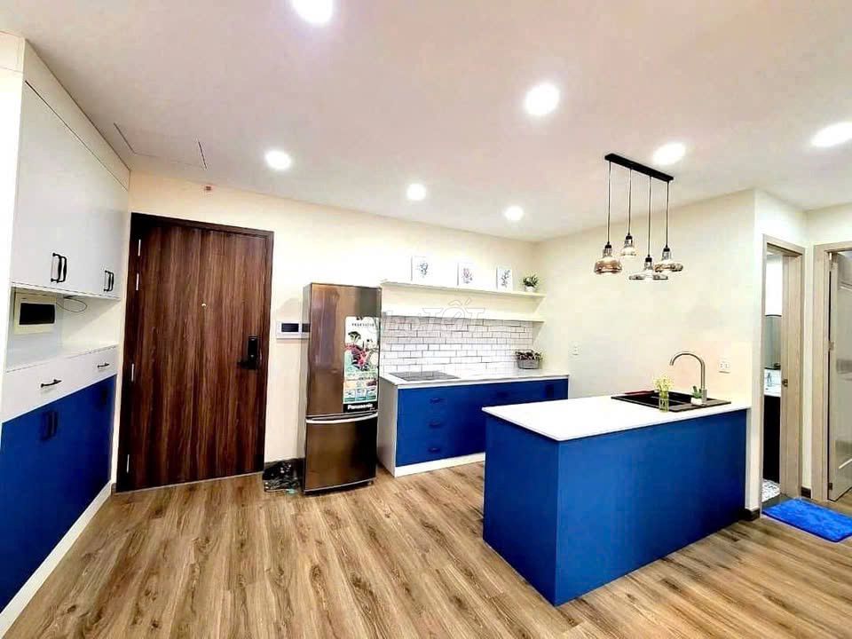 The apartment is cheap, for instance, Lavida Plus.7 needs rent now.