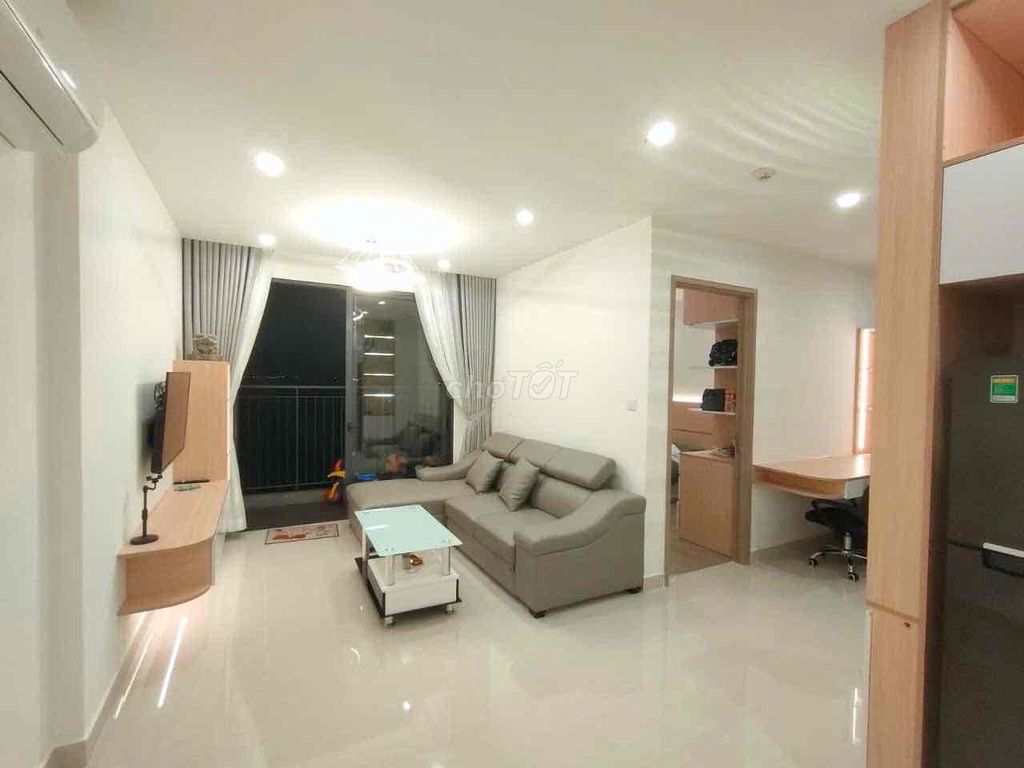 Hire two bedrooms fast. One bathroom. Full interior top nine million.