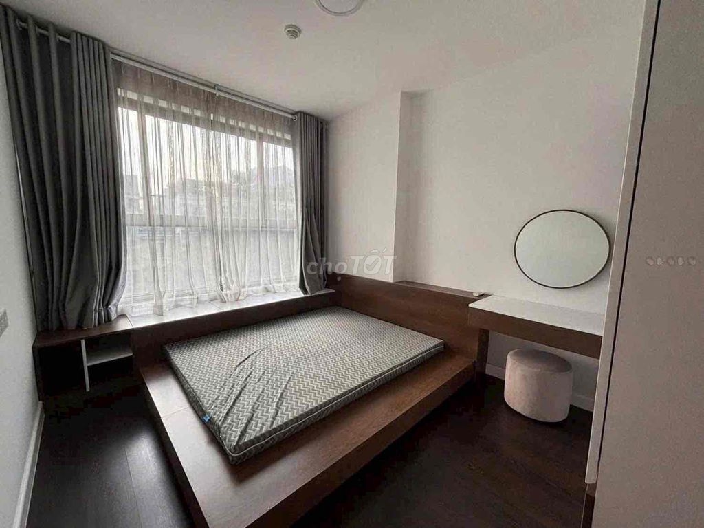 Rent a Botanica Premier apartment two bedroom one bathroom. Near sb tsn