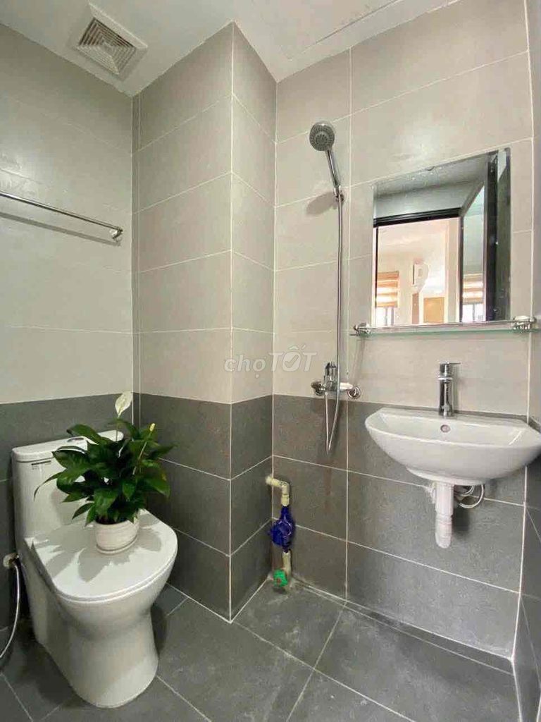 Opening the studio service apartment at an undisclosed level of writing.