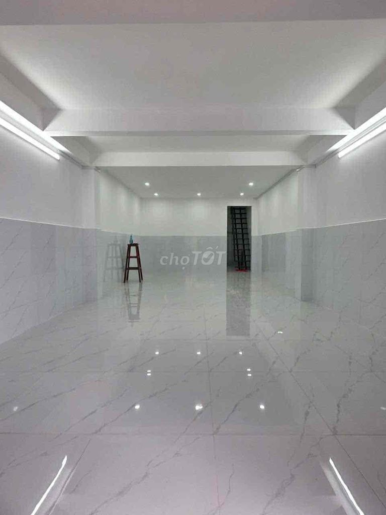 Chiến Lược – Bình Trị Đông market - 4 x 11 m rocket path - 1 million Lau