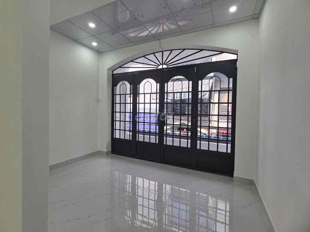 Chiến Lược – Bình Trị Đông market - 4 x 11 m rocket path - 1 million Lau