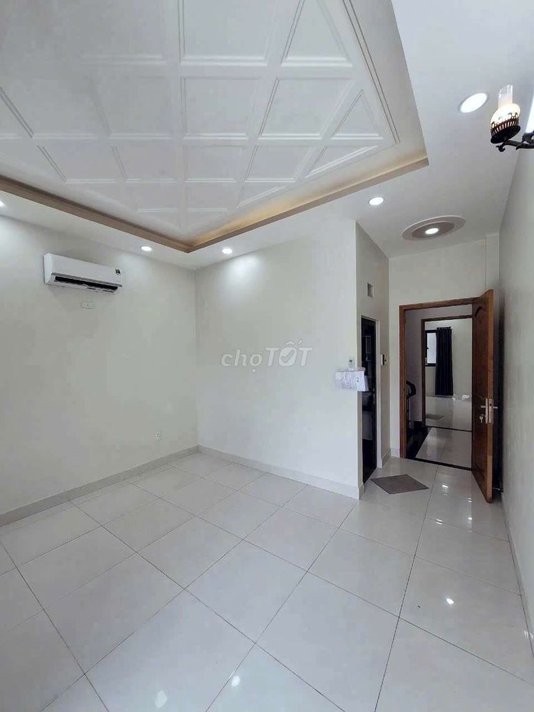 3 stories street rent for a new 2317 hetp Nhà Bè