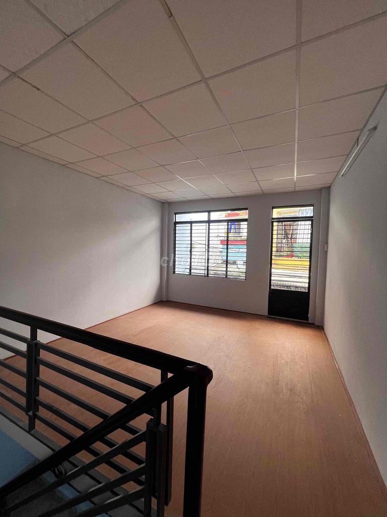 Rent Nvq Song. 4 x 19. One floor. Two bedrooms. Two toilets. Ten million.