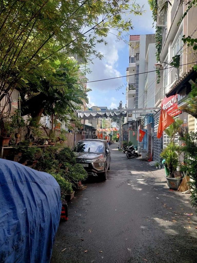 ground floor two rooftops, Hiệp Bình Market.