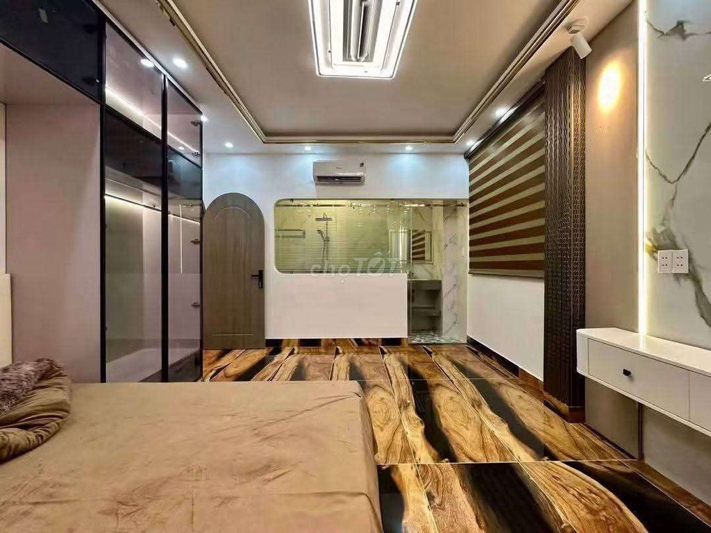 Rent a high-level elevator - full 1979 interior htp Nhà Bè